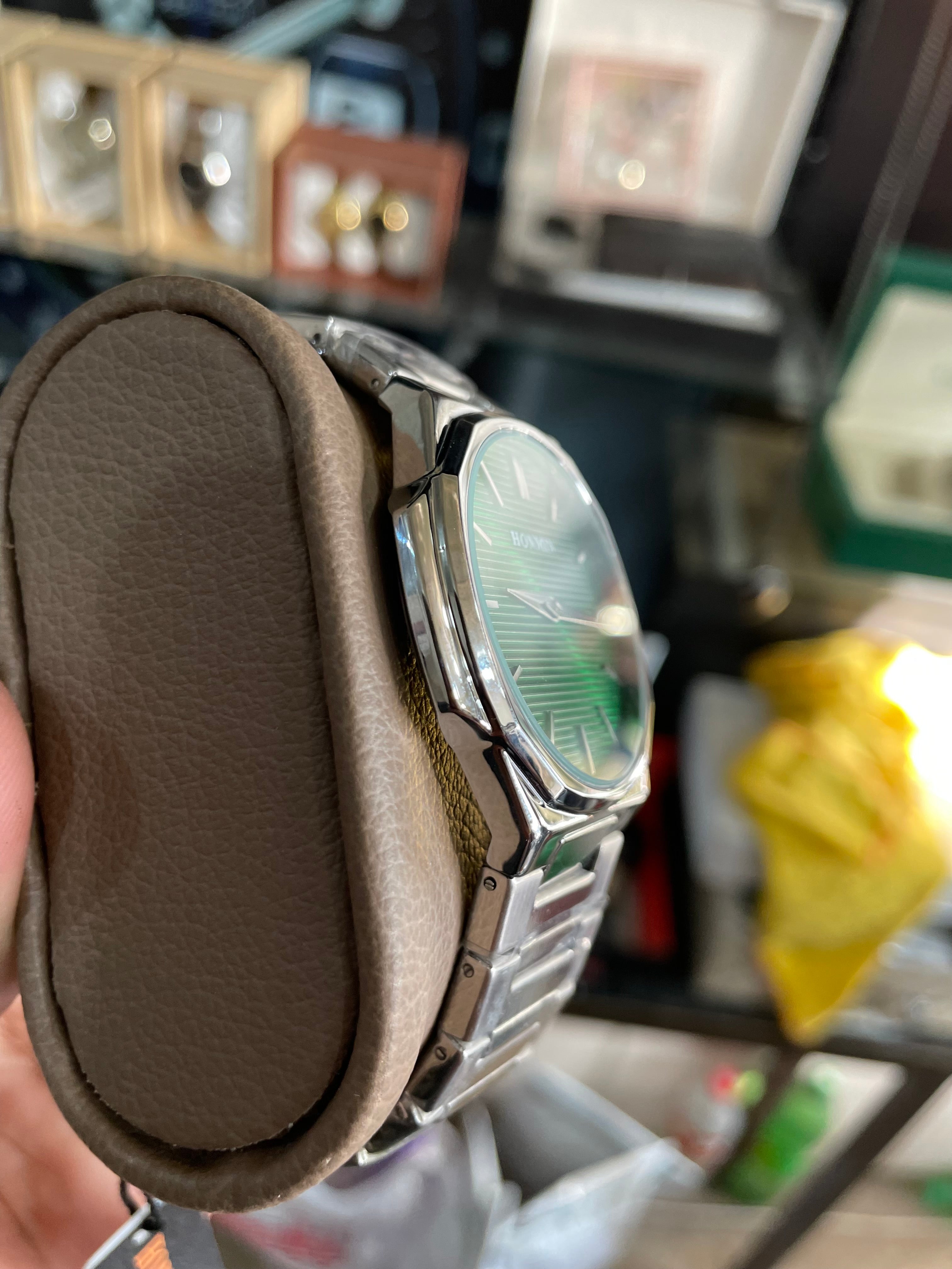 HONMIN Green Dial Stainless Steel Luxury Watch – Elegant Men’s Analog Timepiece