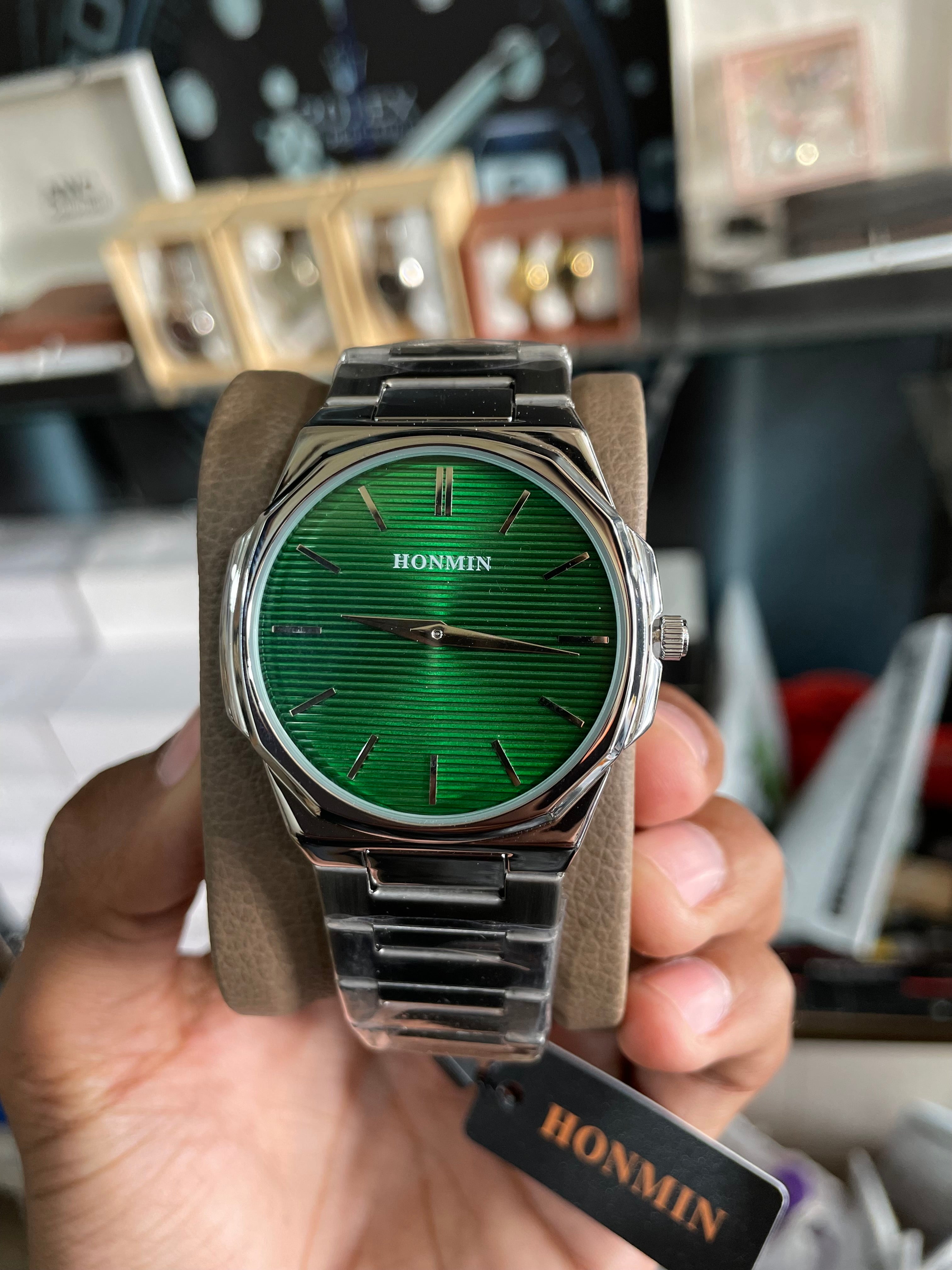 HONMIN Green Dial Stainless Steel Luxury Watch – Elegant Men’s Analog Timepiece